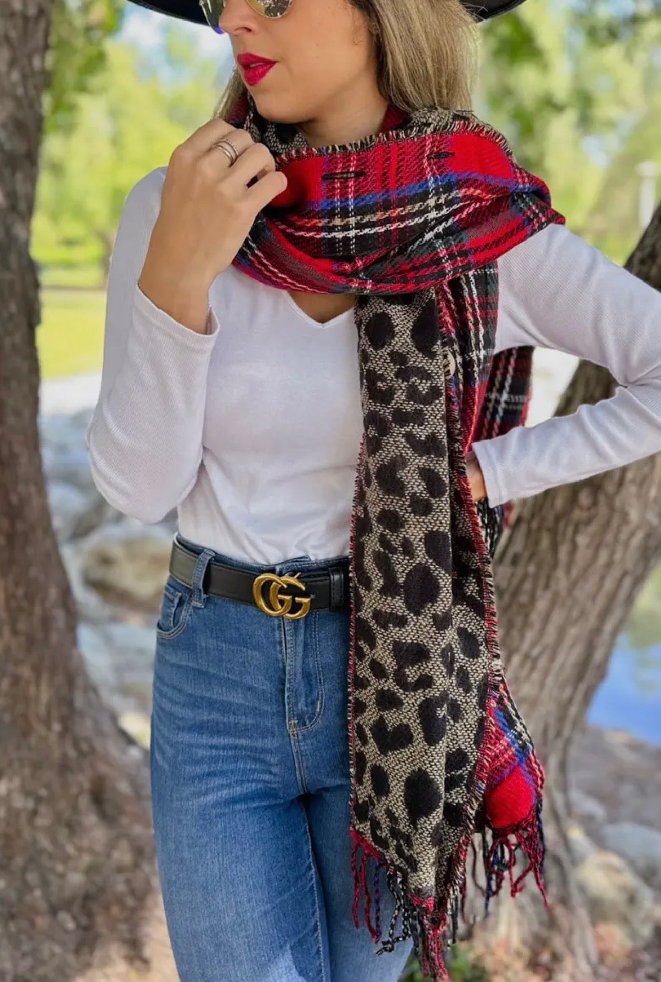 Poncho cape, Reversible