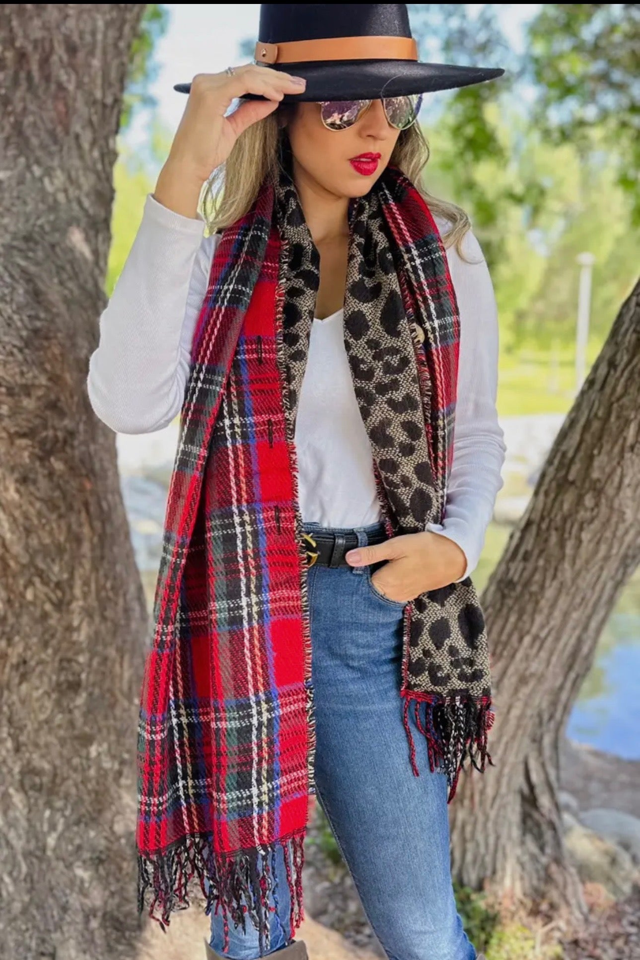 Poncho cape, Reversible