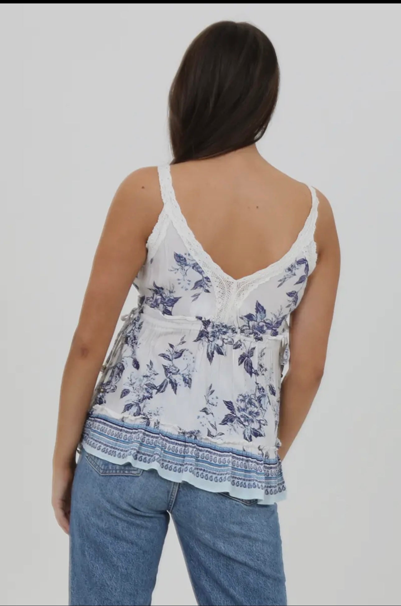 Floral V-Neck w/ Lace Trim Sleeveless Top